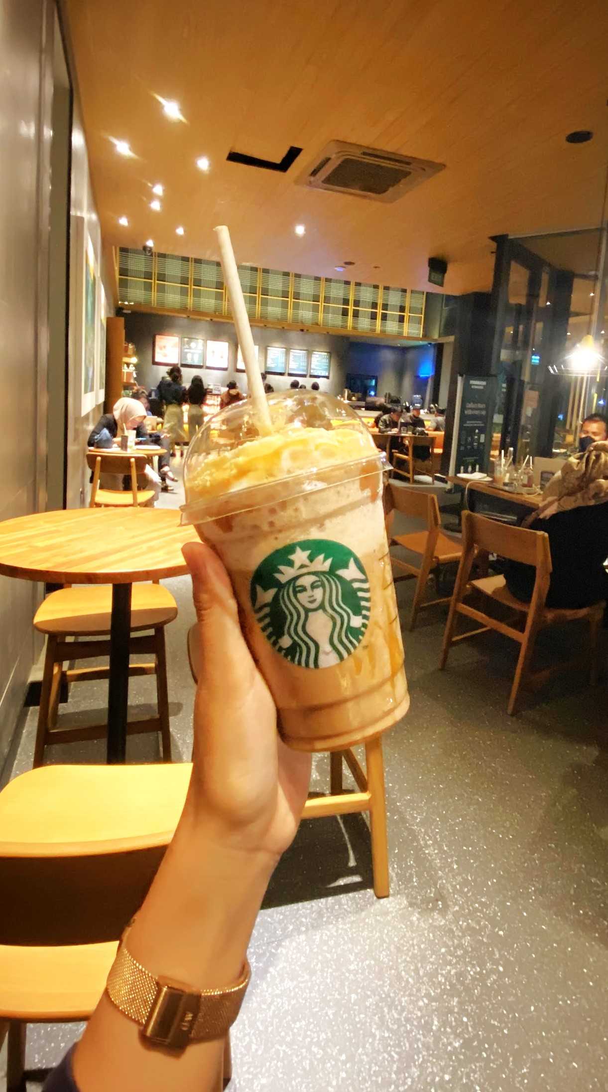 Starbucks - Golden City 3