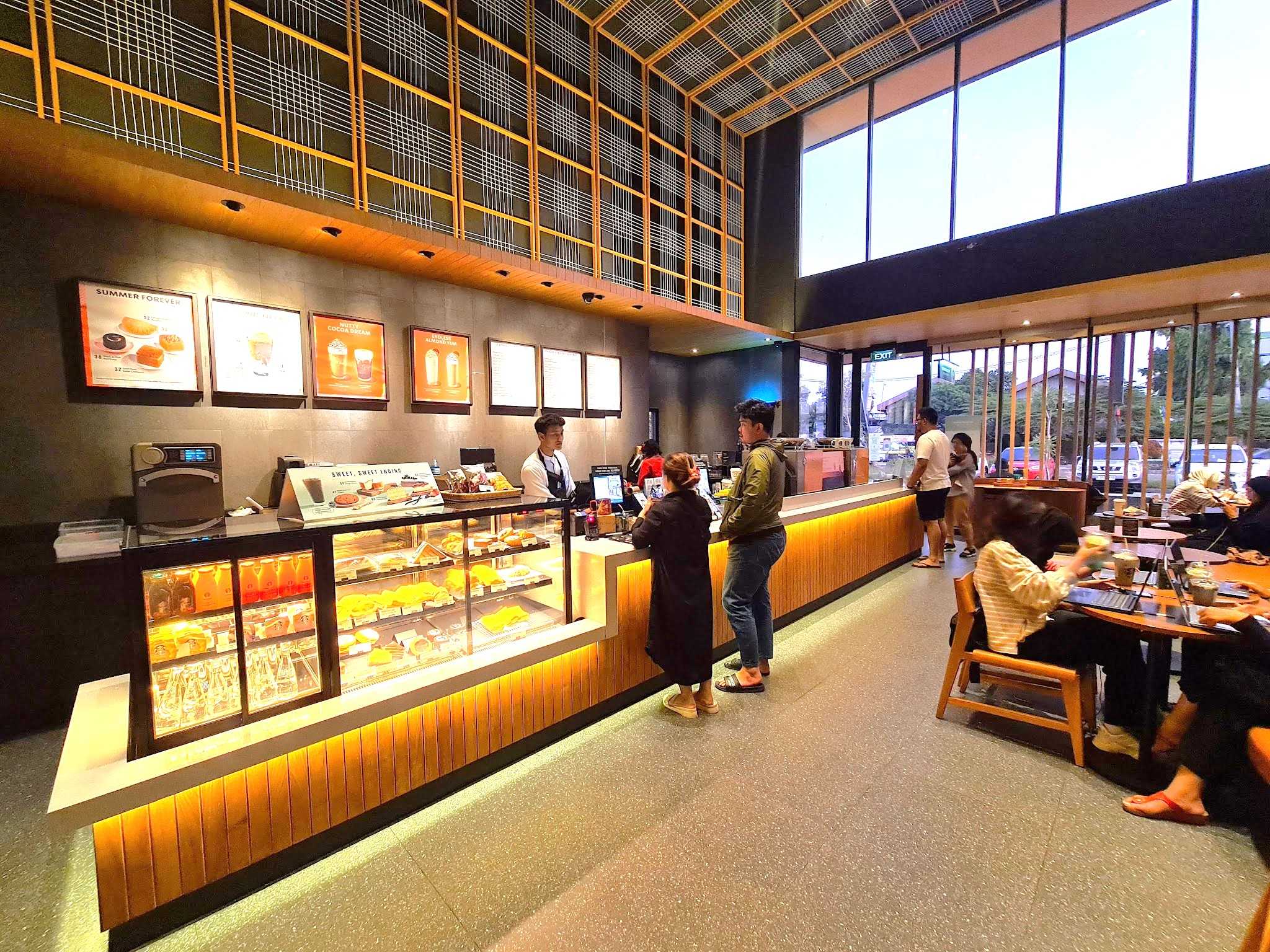 Starbucks - Golden City 4