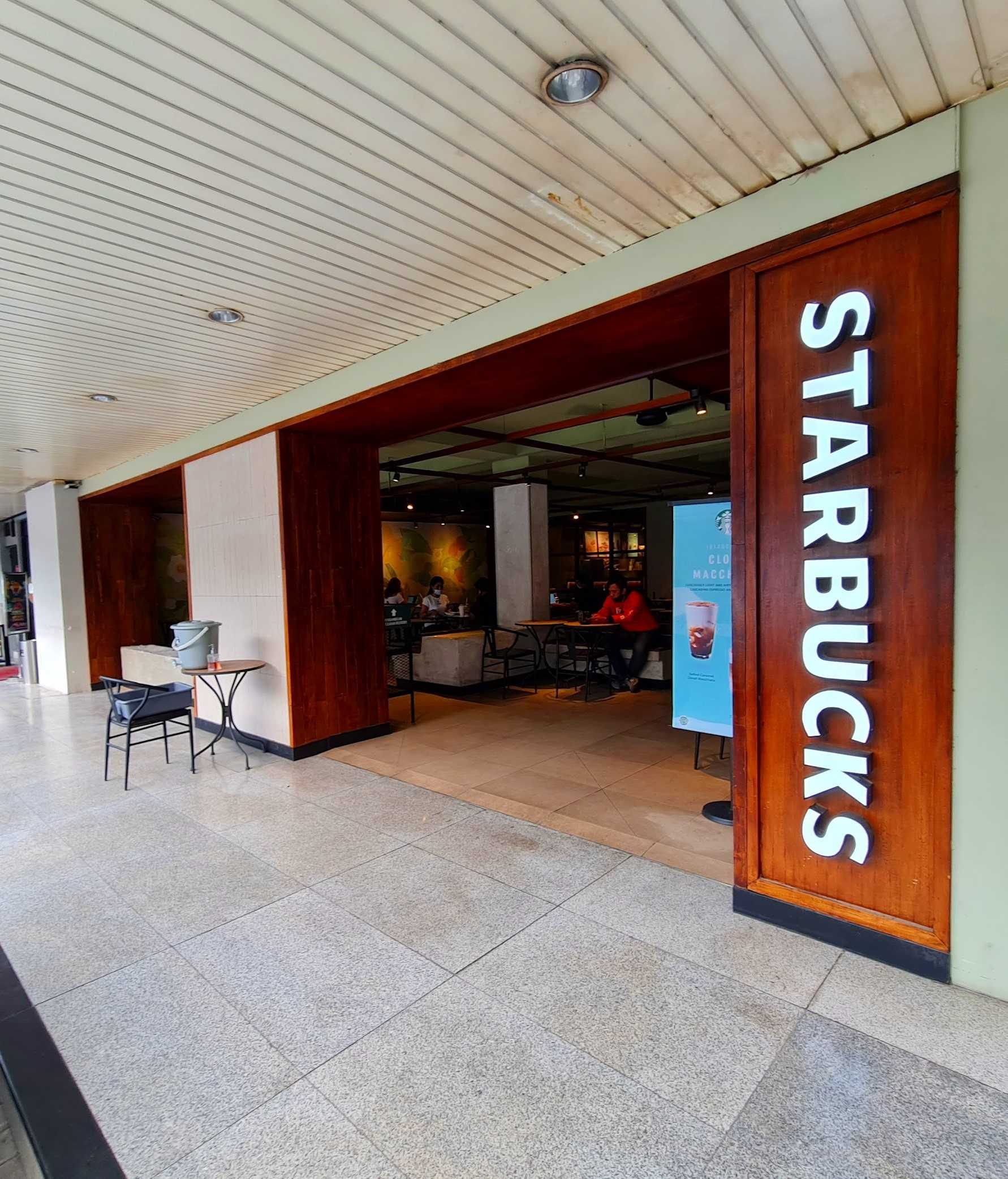 Starbucks - Wijaya 1