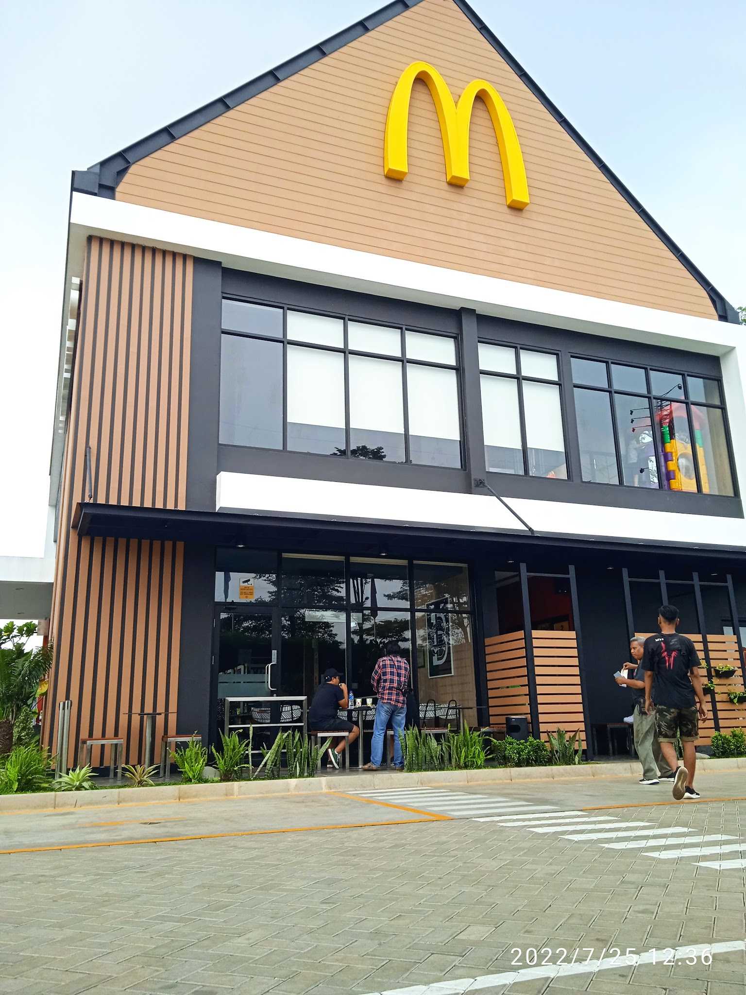 Mcdonald's - Ciputra International 1