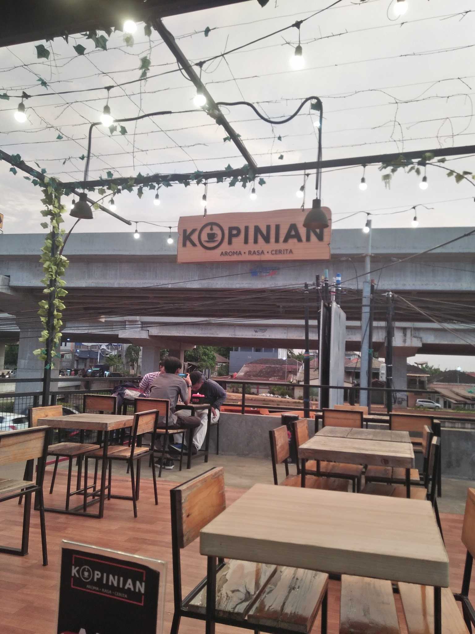 Kopinian Cafe 1