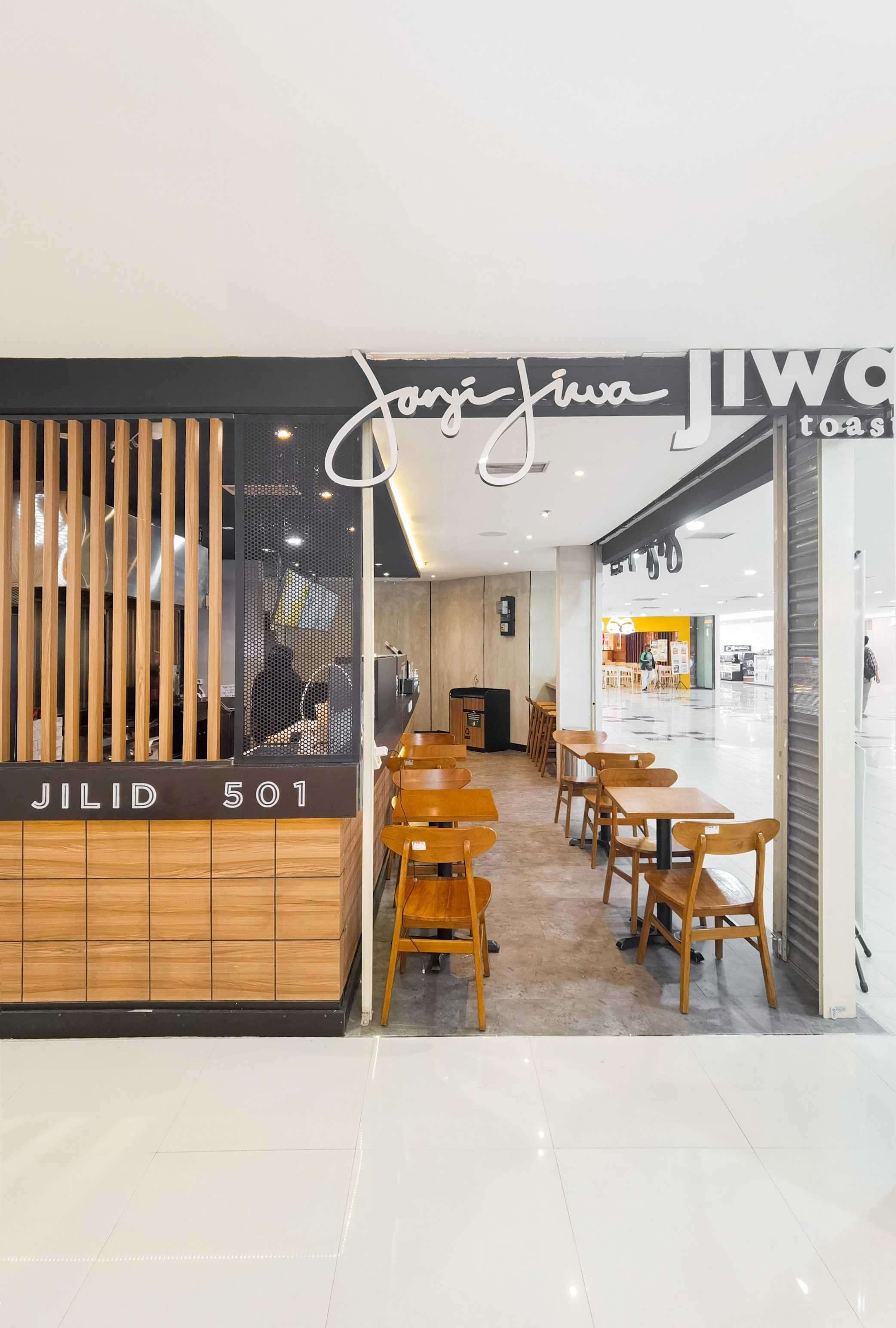 Janji Jiwa & Jiwa Toast - Plaza Surabaya 1