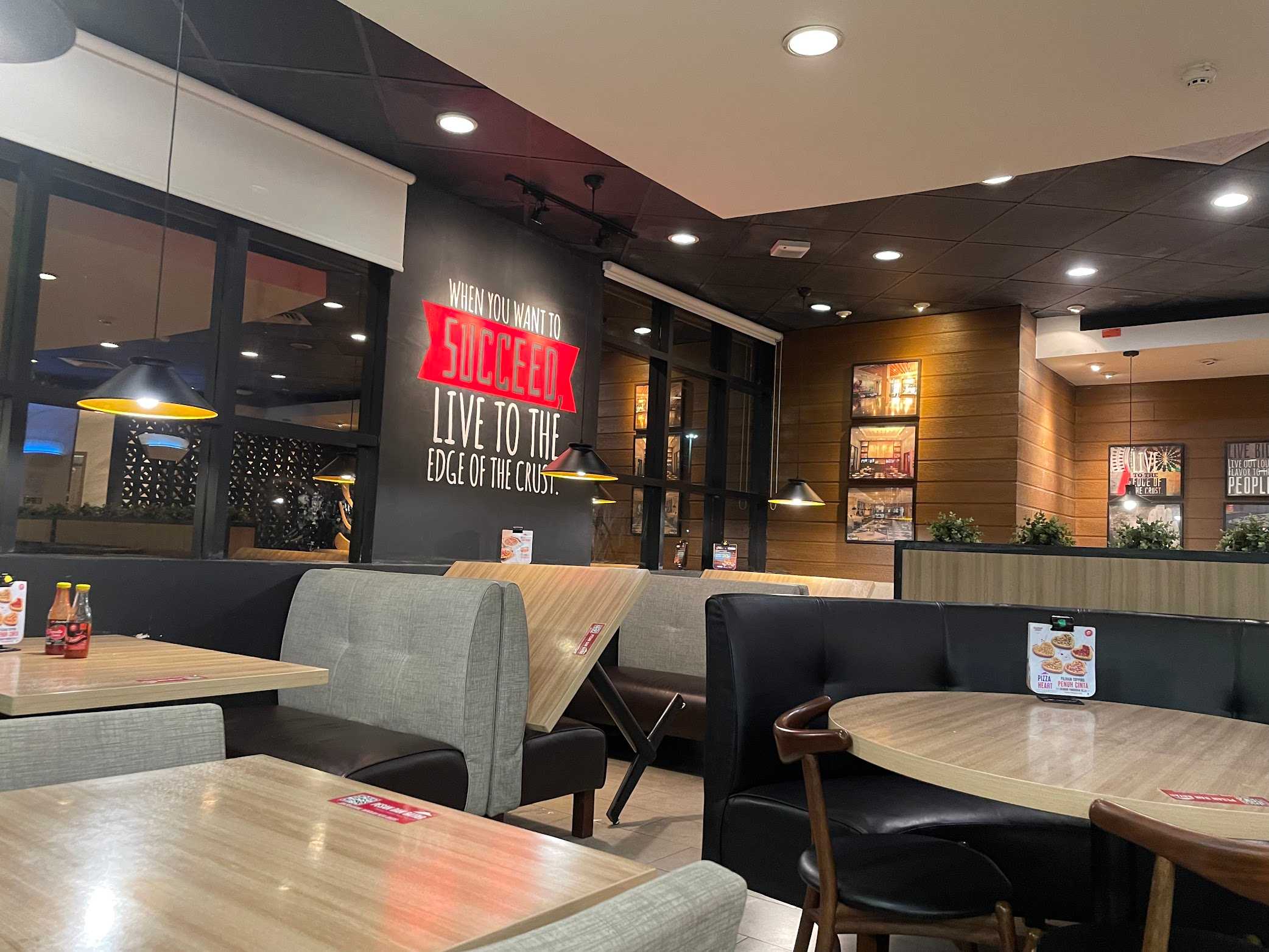 Pizza Hut Restoran - Ciputra Mall 3