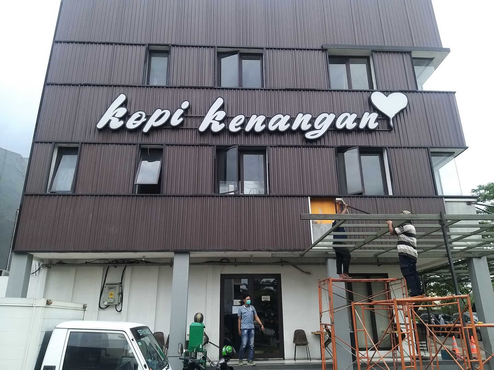 Kopi Kenangan - Ruko Legenda Wisata 1