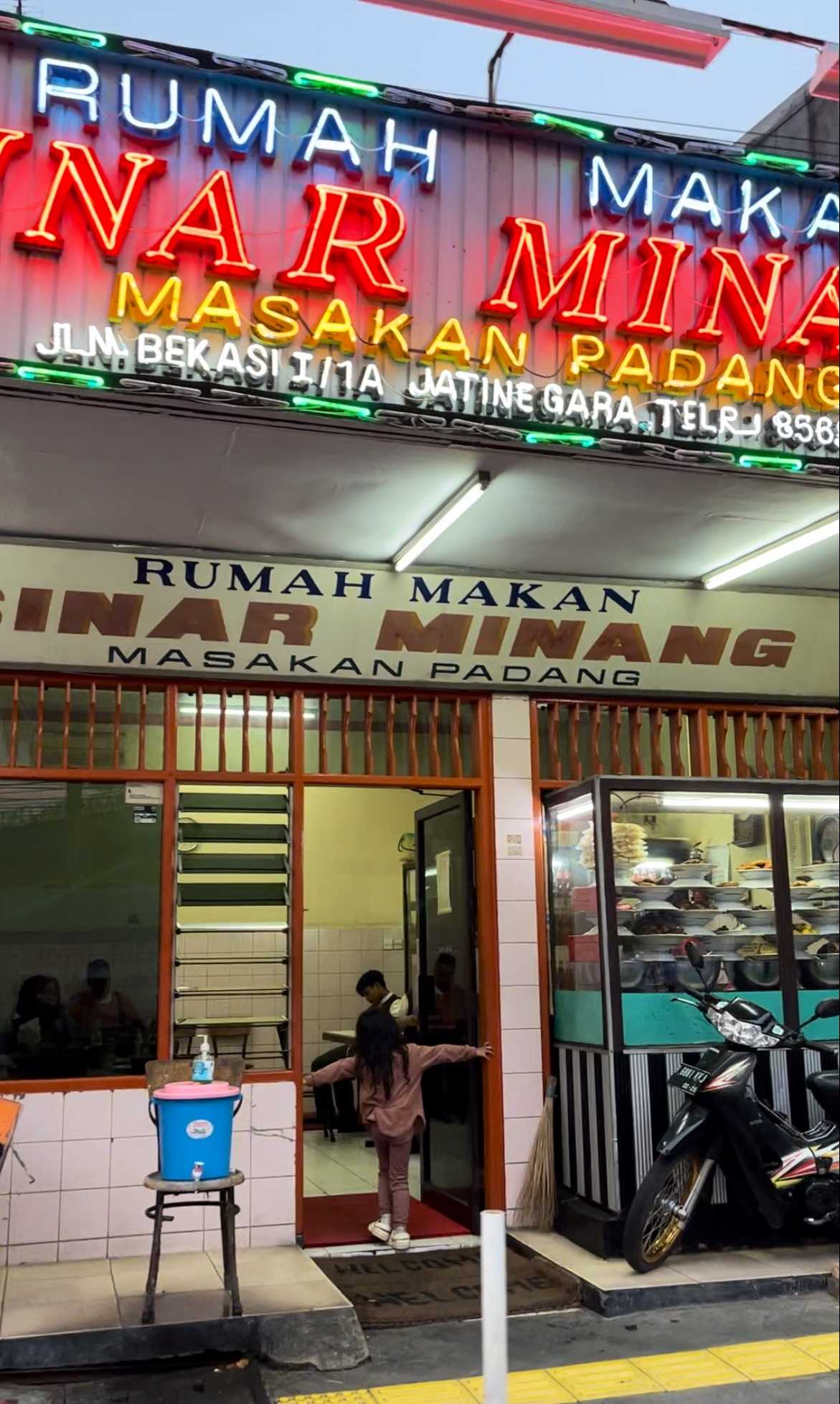 Rm Sinar Minang Stasiun Jatinegara 1