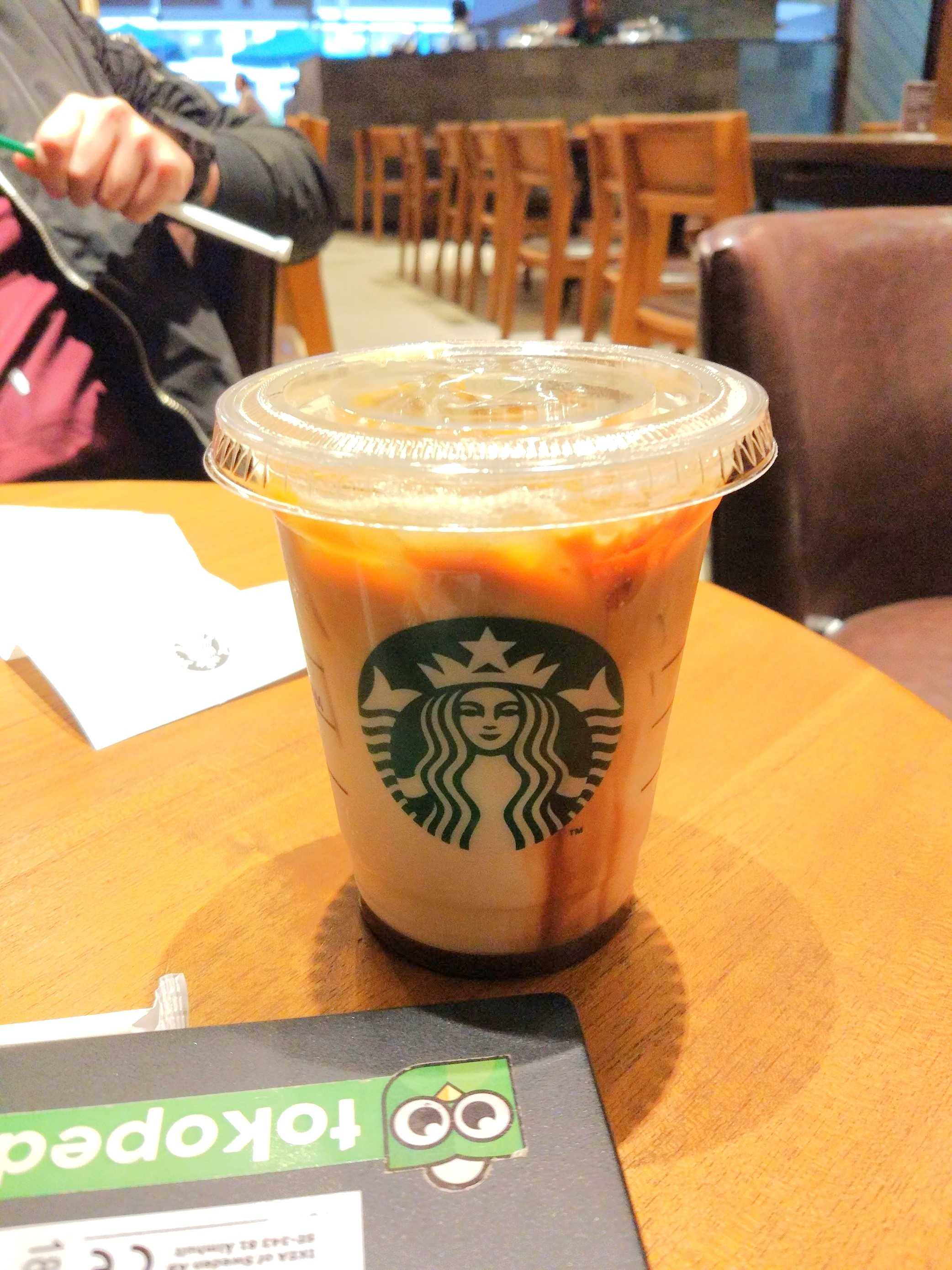 Starbucks - Gedung World Trade Center 3