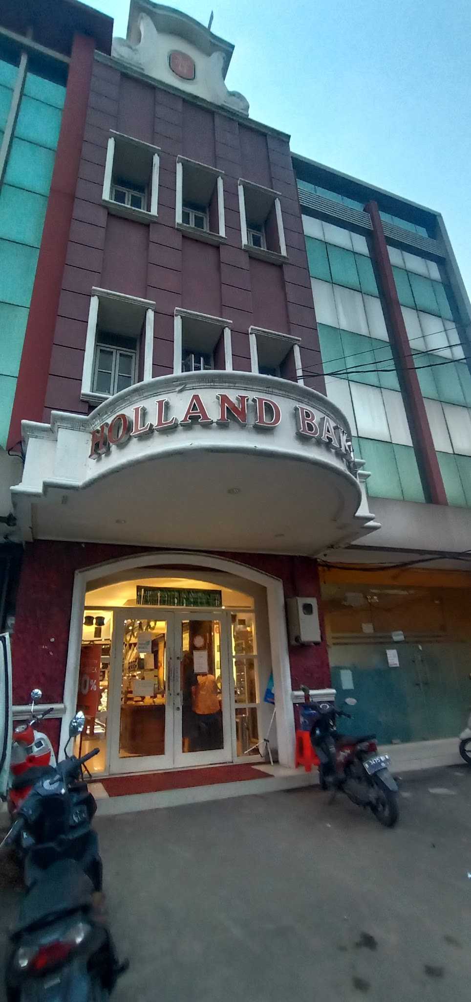 Holland Bakery - Kebayoran Lama Rawa Belong 1