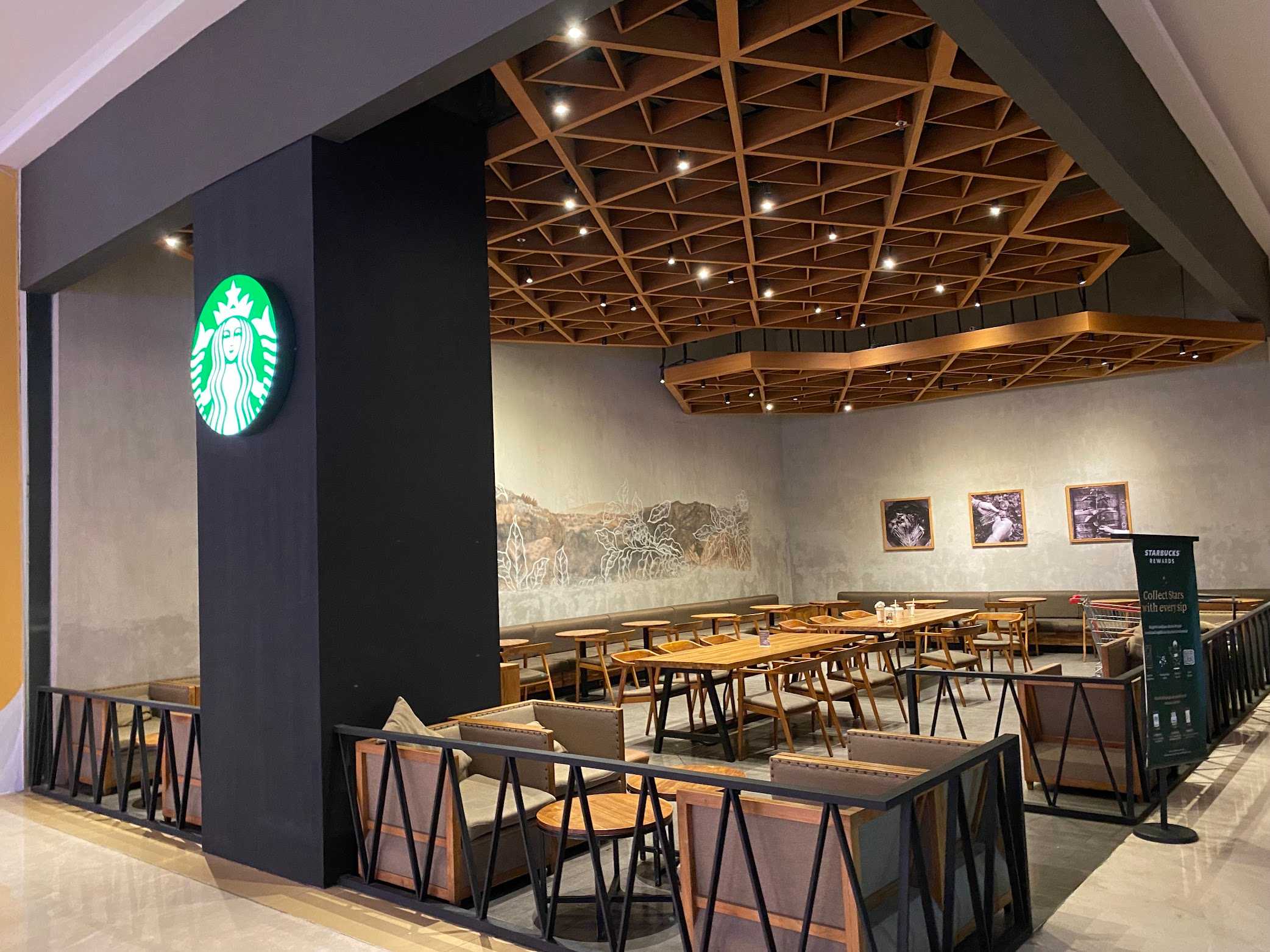 Starbucks - Mall of Indonesia 1