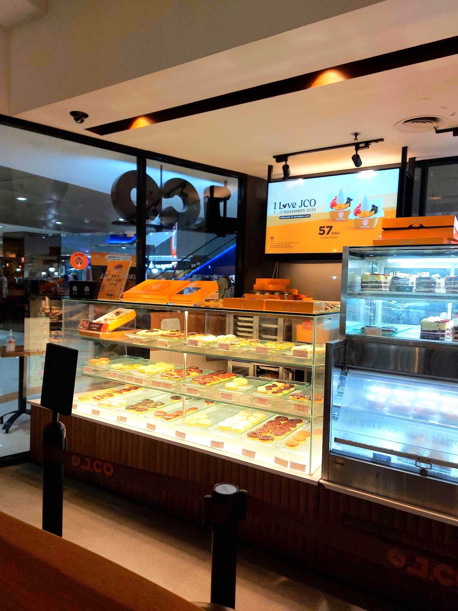 J.Co Donuts & Coffee Slipi Jaya 7