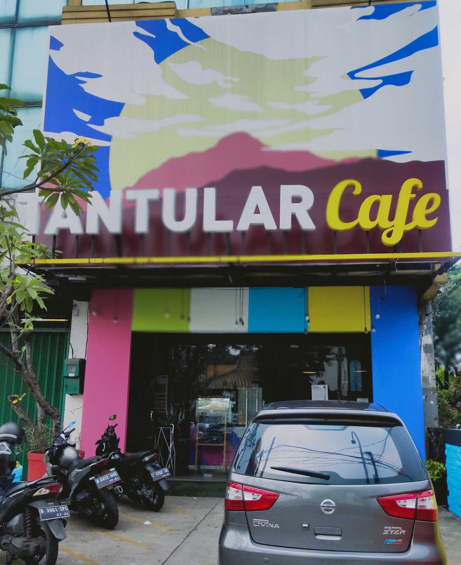 Tantular Cafe Pesanggrahan 1