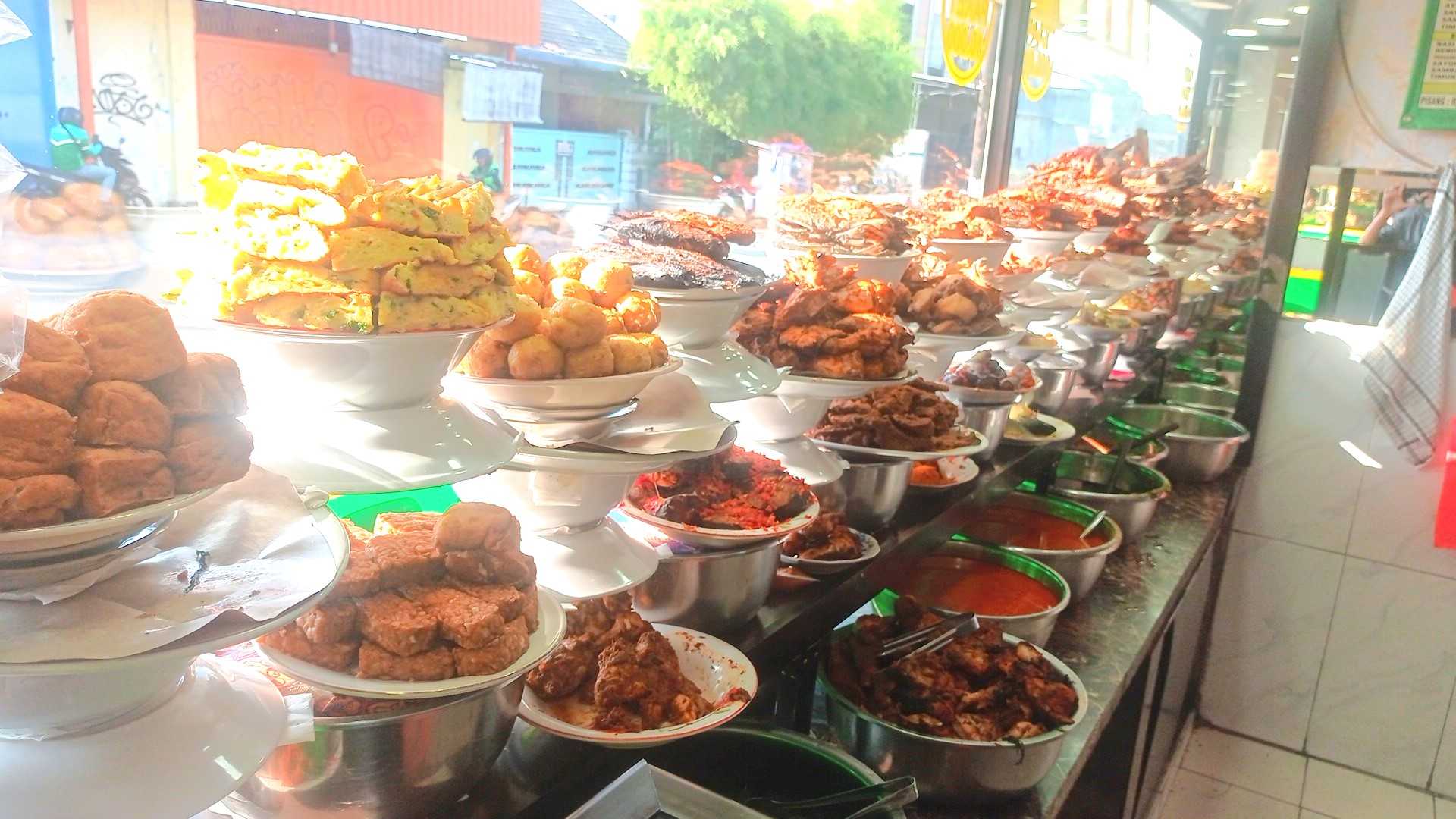 Rumah Makan Masakan Padang Karunia Jaya Taman Kota 2