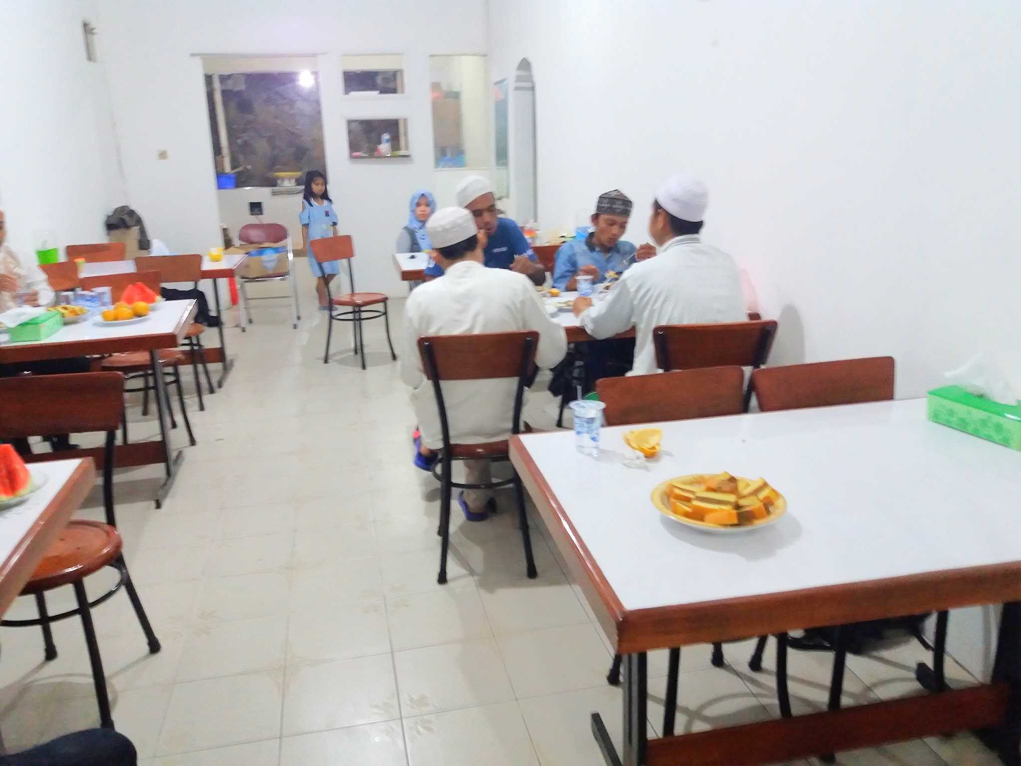 Rumah Makan Masakan Padang Karunia Jaya Taman Kota 3
