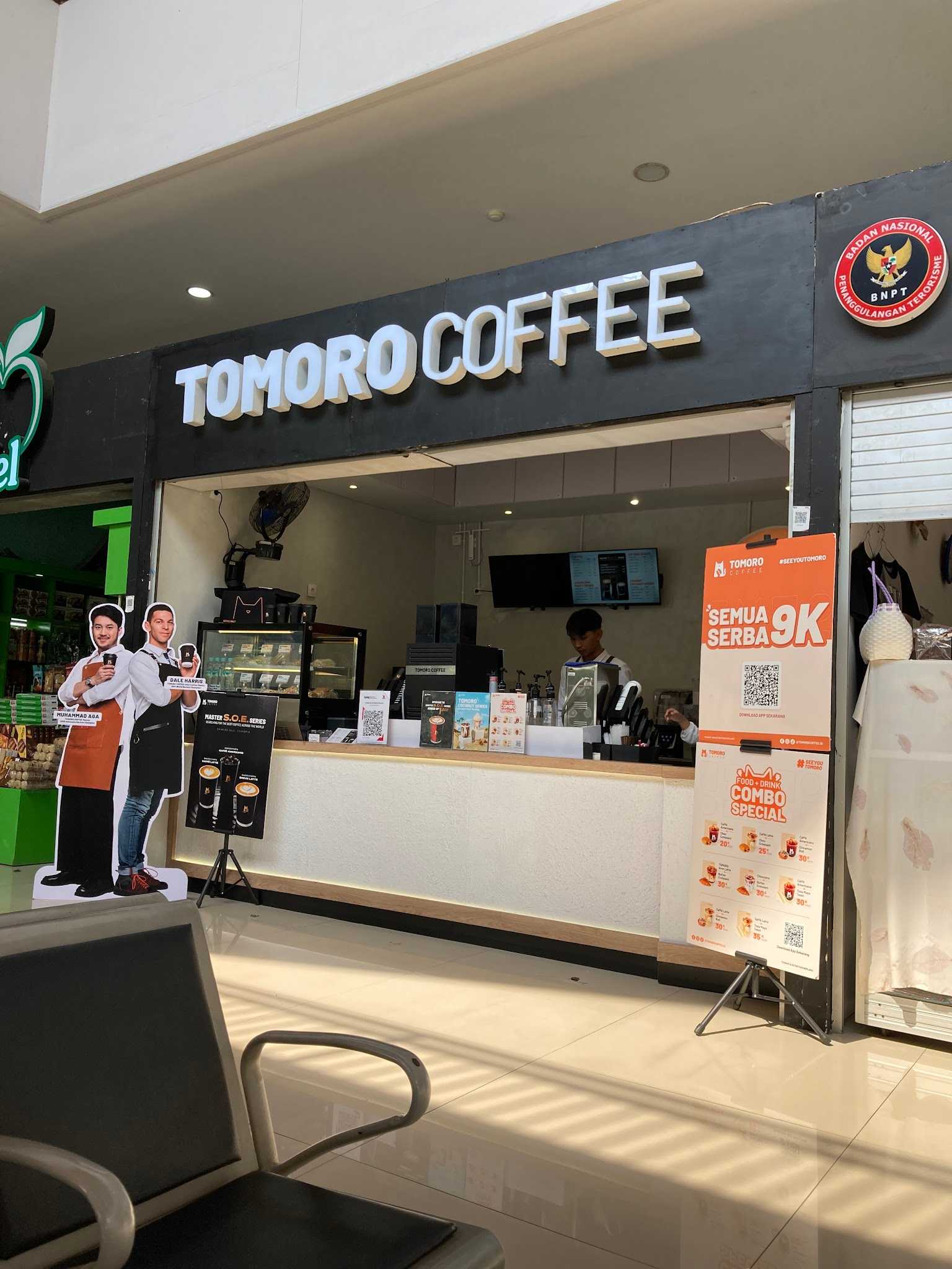 Tomoro Coffee - Kai Stasiun Kota Baru 1