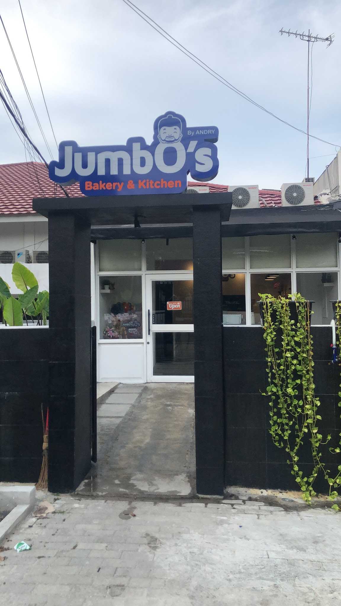 Jumbo’S Bakery & Kitchen By Andry 1