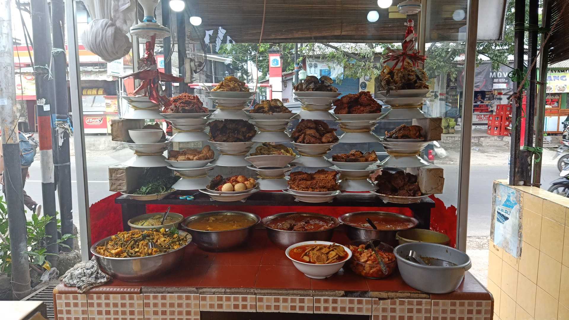 Rumah Makan Nasi Kapau 1