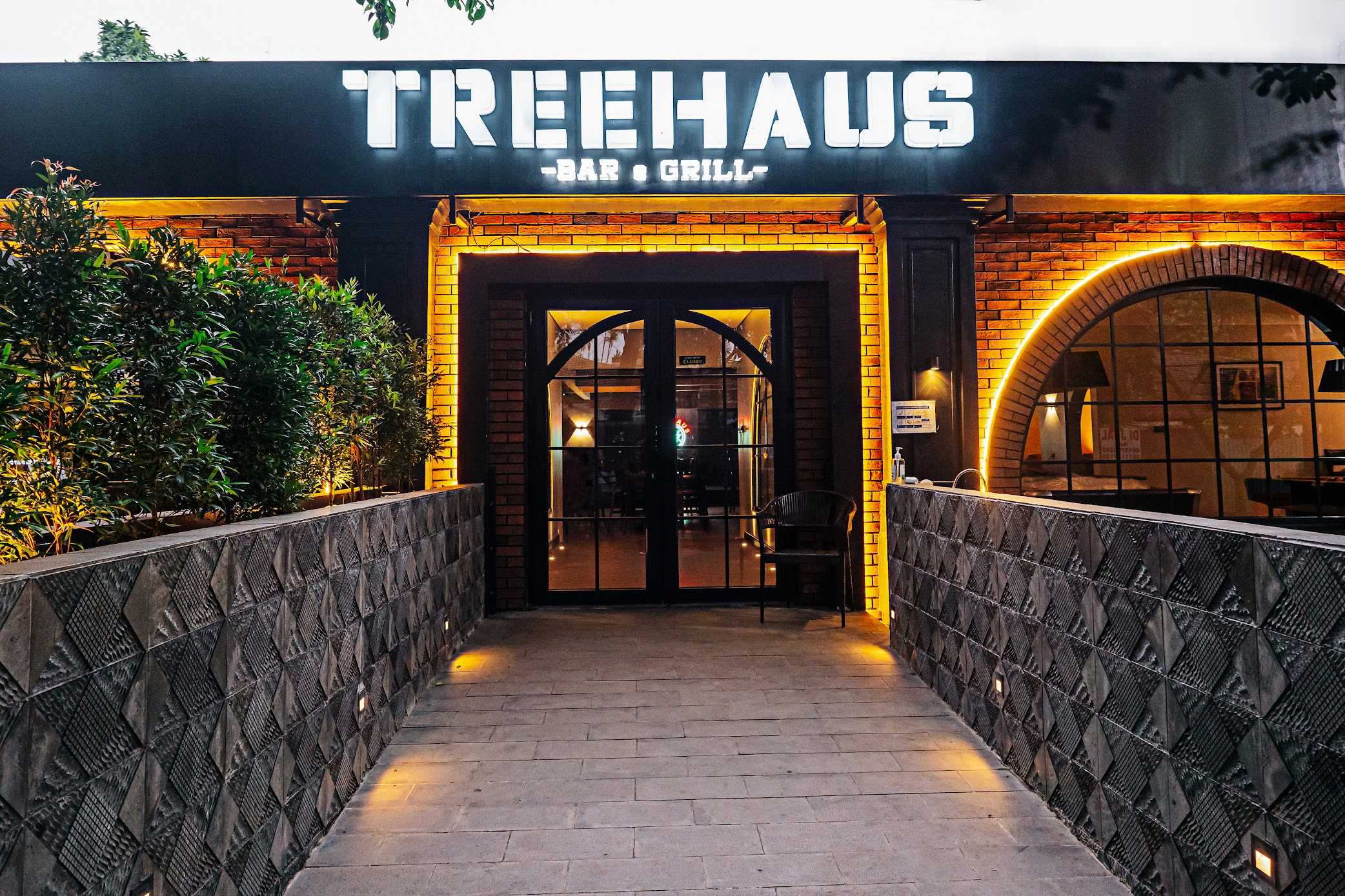 Treehaus Bar 1