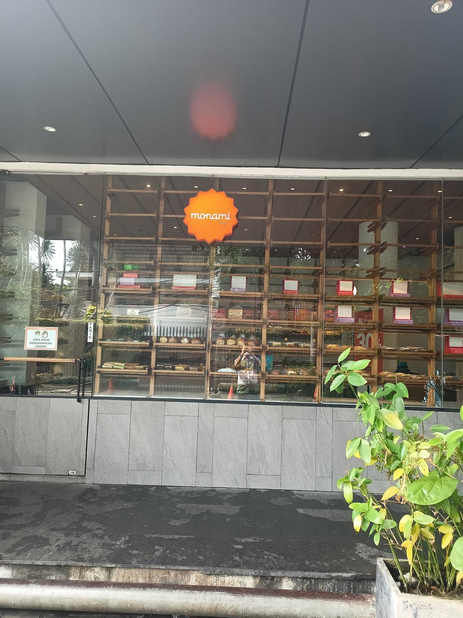 Monami Bakery Menteng 1