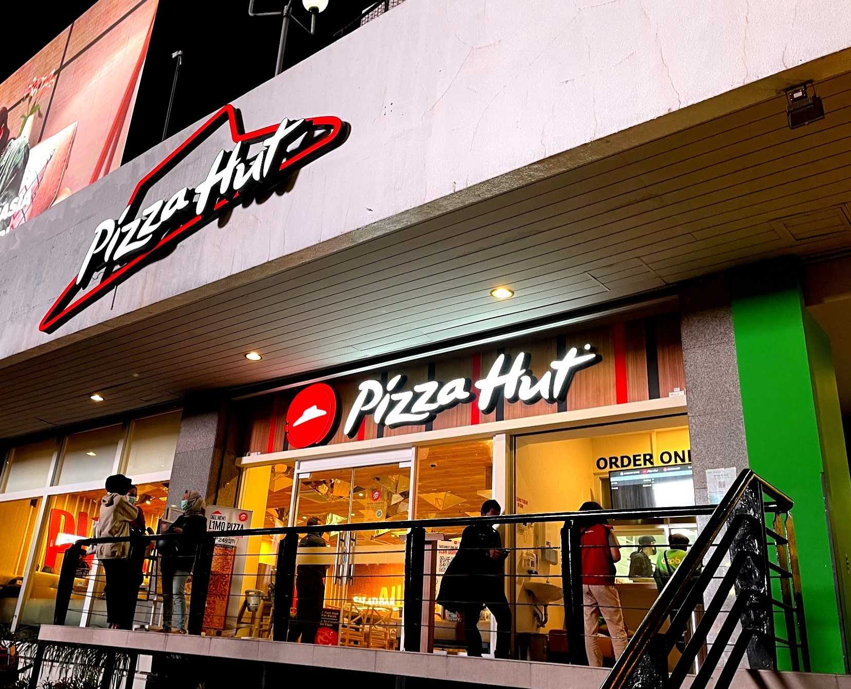 Pizza Hut Ristorante - Menara Cakrawala 1