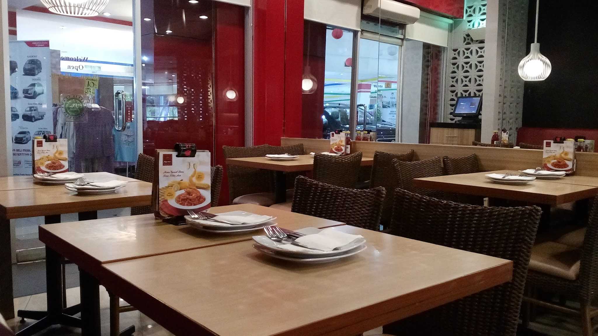 Pizza Hut Restoran - Cijantung Mall 3