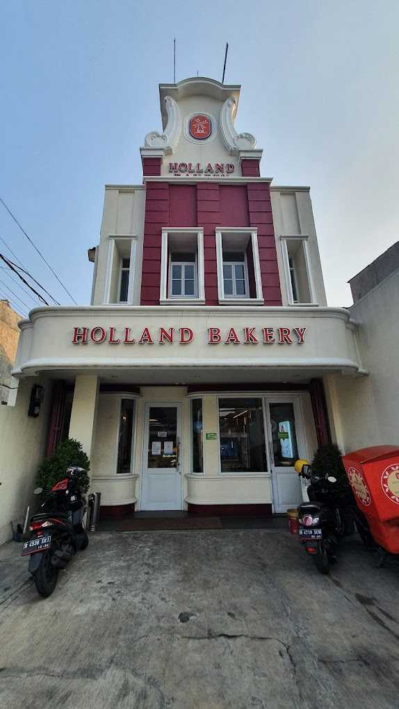 Holland Bakery Poltangan 1