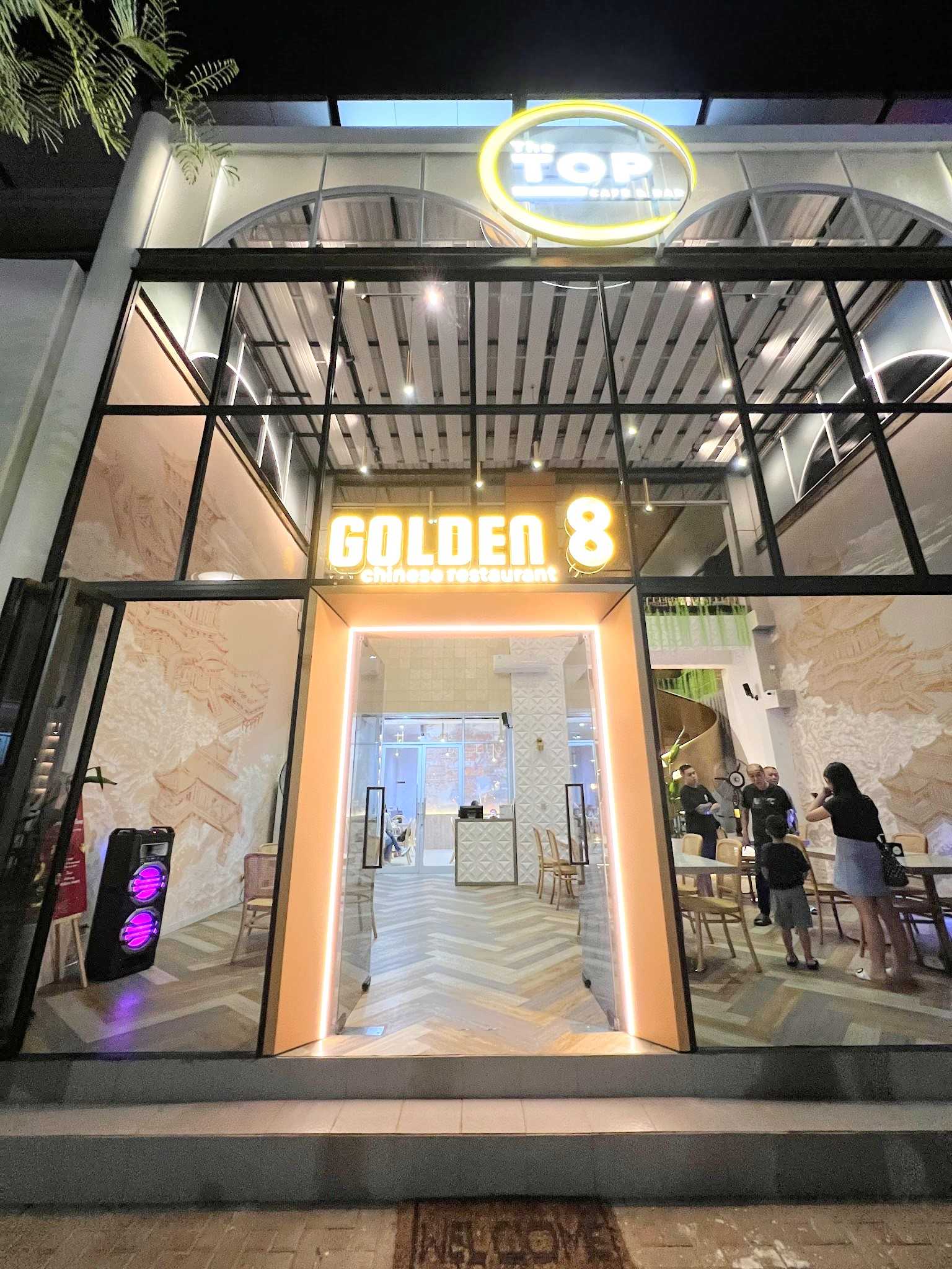 Golden 8 Restaurant Pik 1