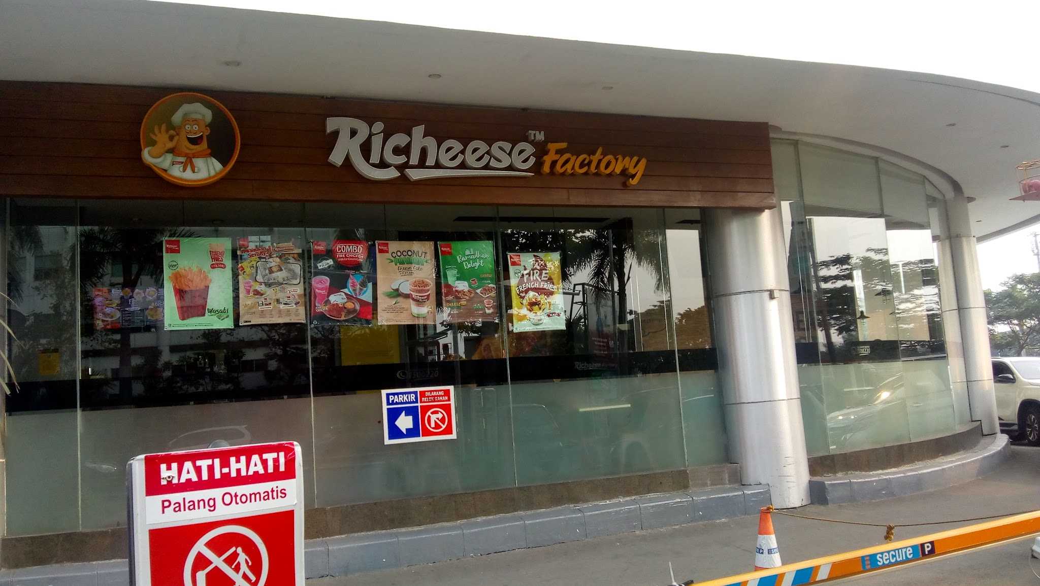 Richeese Factory Pantai Indah Kapuk 1