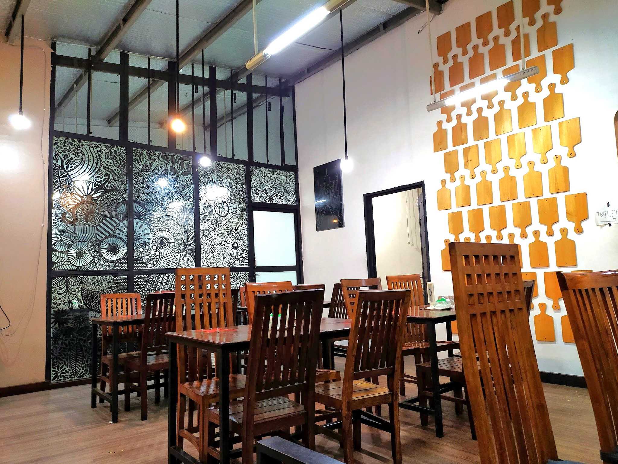 Wakofi Cafe Teluk Gong 4