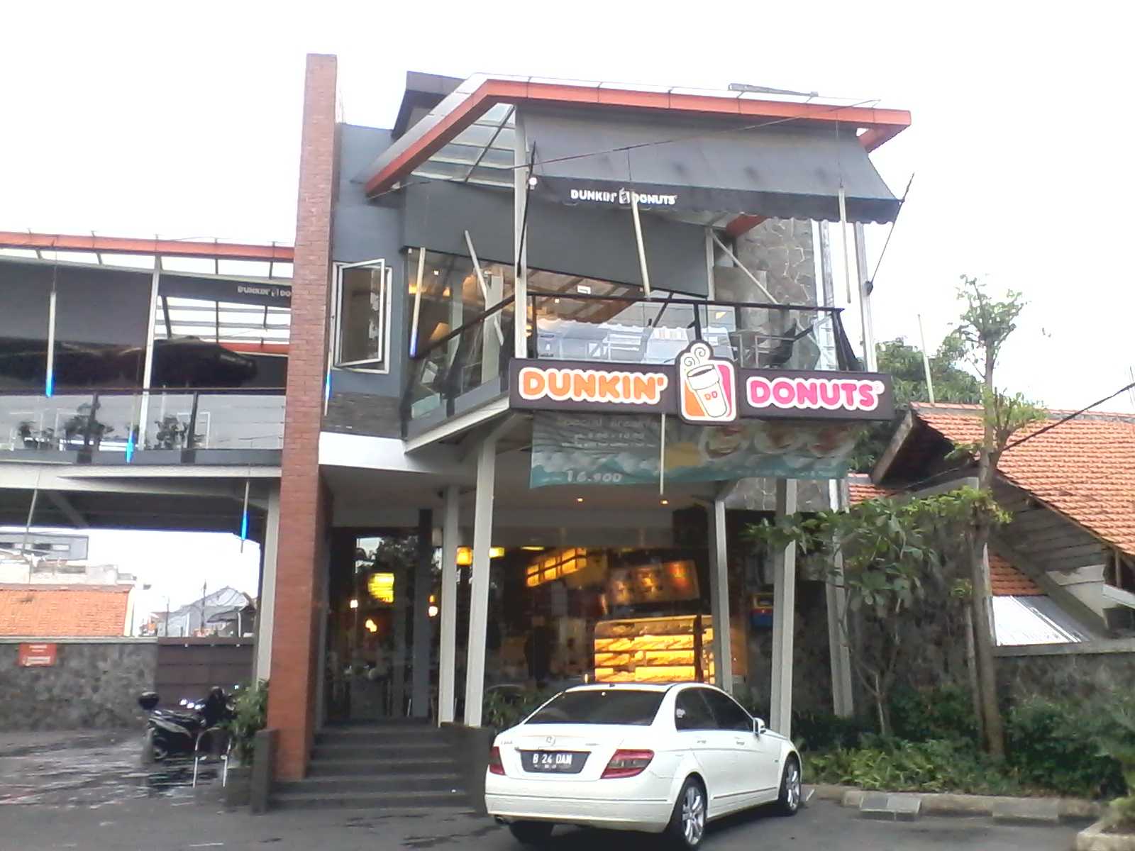 Dunkin' Rawamangun 1