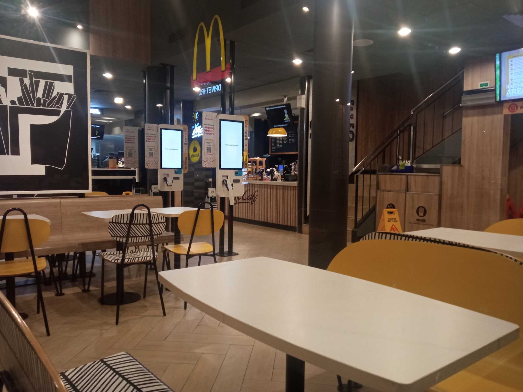 Mcdonald'S Pemuda 3