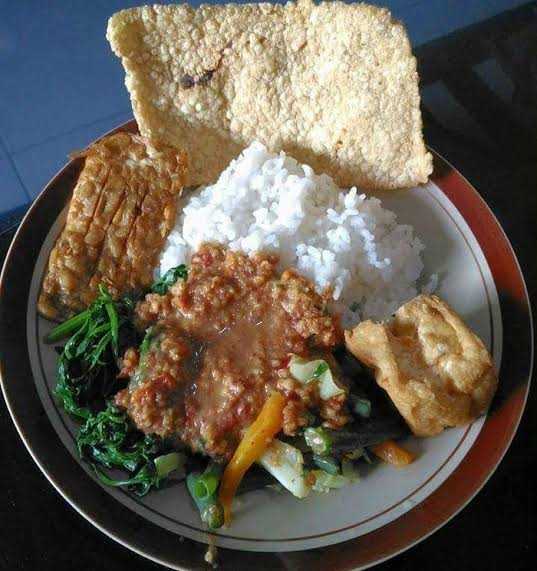 Sego Pecel Ponorogo Ibu Suryati 1