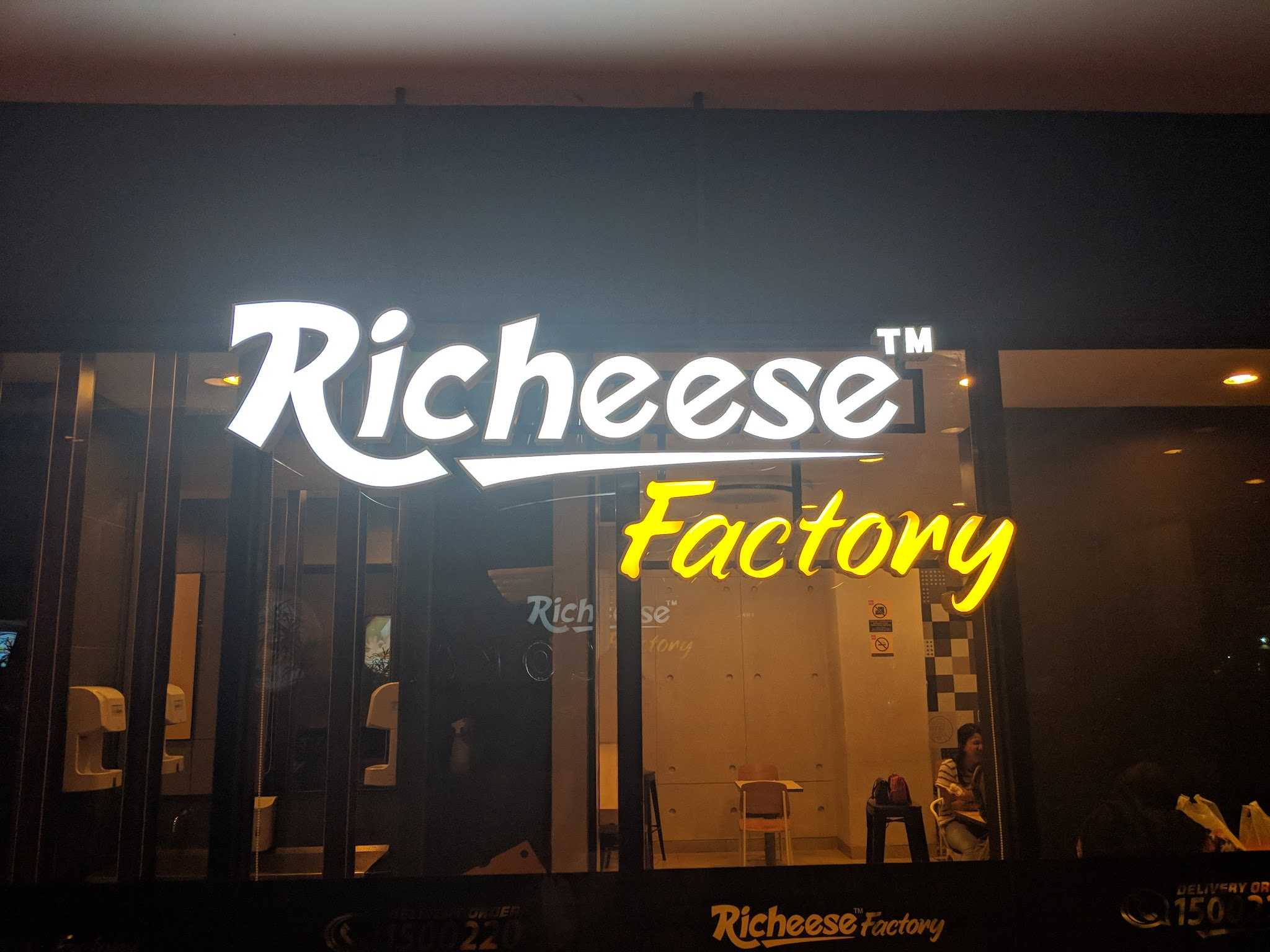 Richeese Factory Lokasari 1