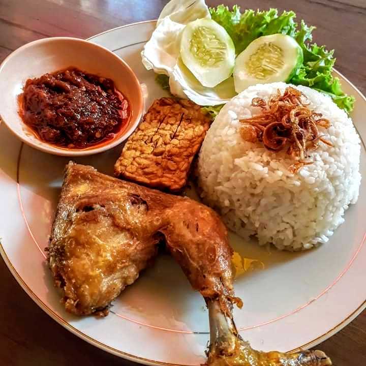 Ayam Goreng Mbok Berek Ny Umi 2