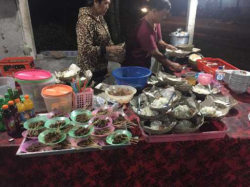 Warung Sate Soto Rawon Babi Guik 9