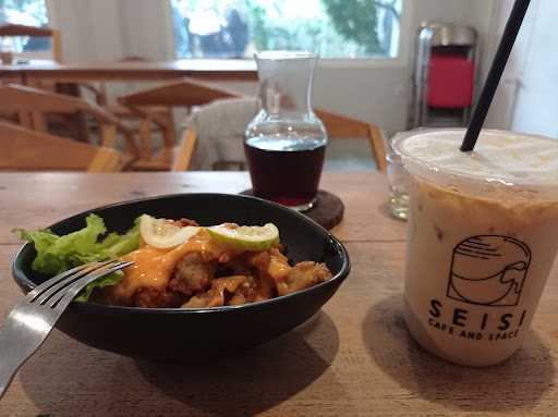 Seisi Cafe And Space 6