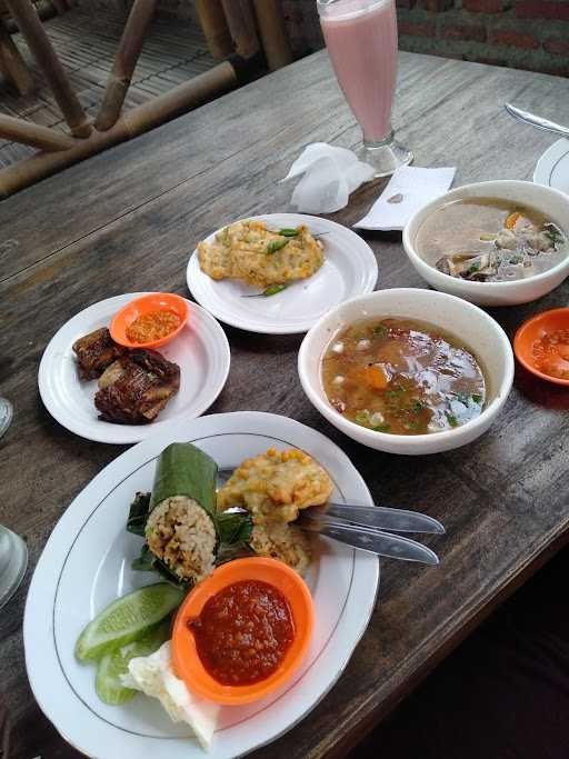 Rumah Makan Joglo Sunda 1