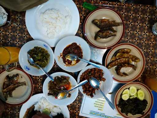 Rumah Makan Ayam Goreng Lumbir 9