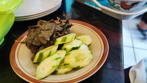 Rumah Makan Ayam Goreng Lumbir 3