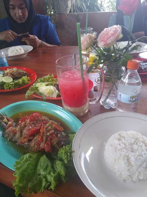 Sari Tirta Resto 1