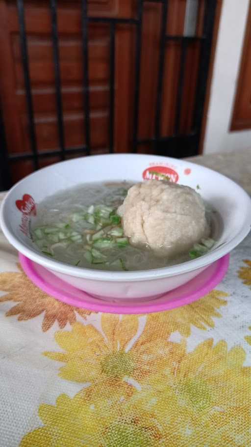 Model Dan Bakso Trisukses 1