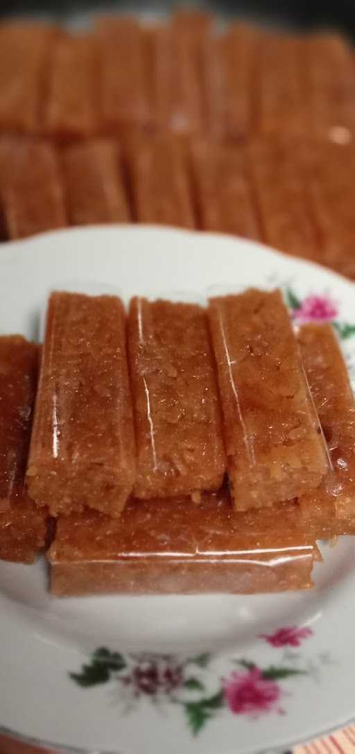 Herni Tradisional Cake 1