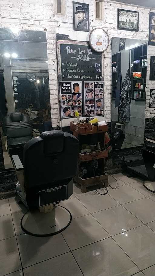 Mechanician Barber Studio 5