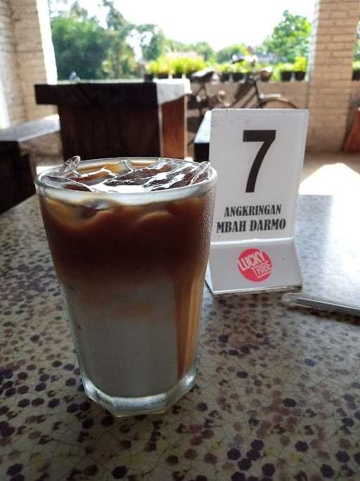 Mbahdharmo Cafe & Resto 1