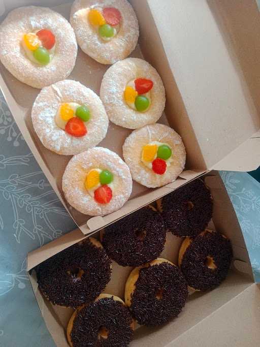 Halona Donuts 7