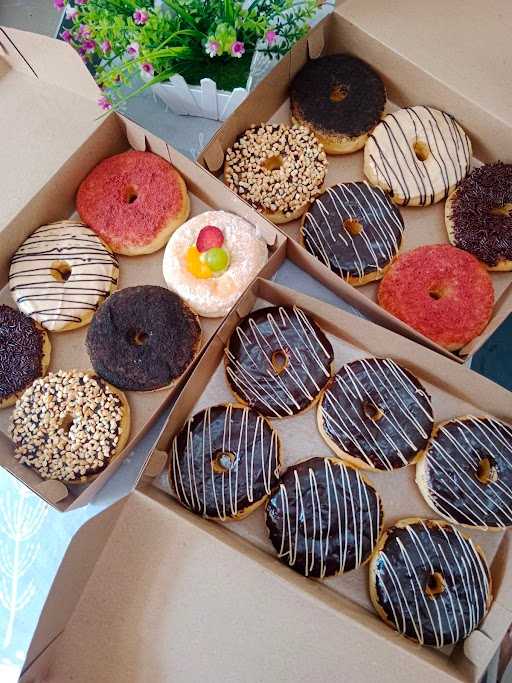 Halona Donuts 3