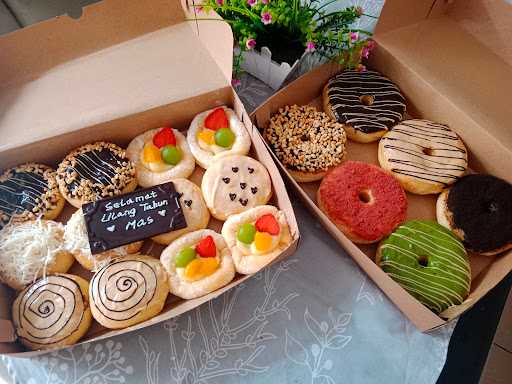 Halona Donuts 1