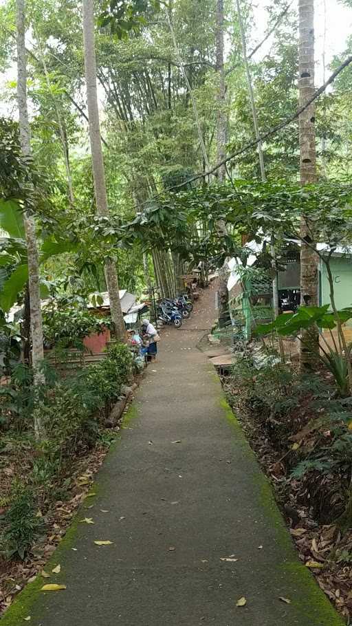 Warung Pojok Panorama Tumpak Sewu 7