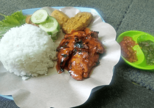 Ayam Bakar Ruang Rindu, Ujunggede,Comal 3