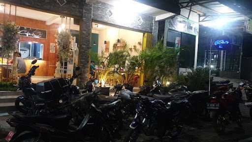 Cafe Onthell Ampelgading 6