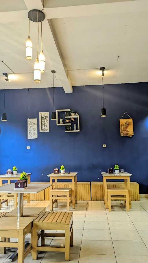 Cafe Onthell Ampelgading 5