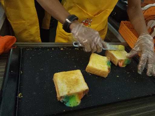 Kuma Cheese Toast • 23 Paskal 3